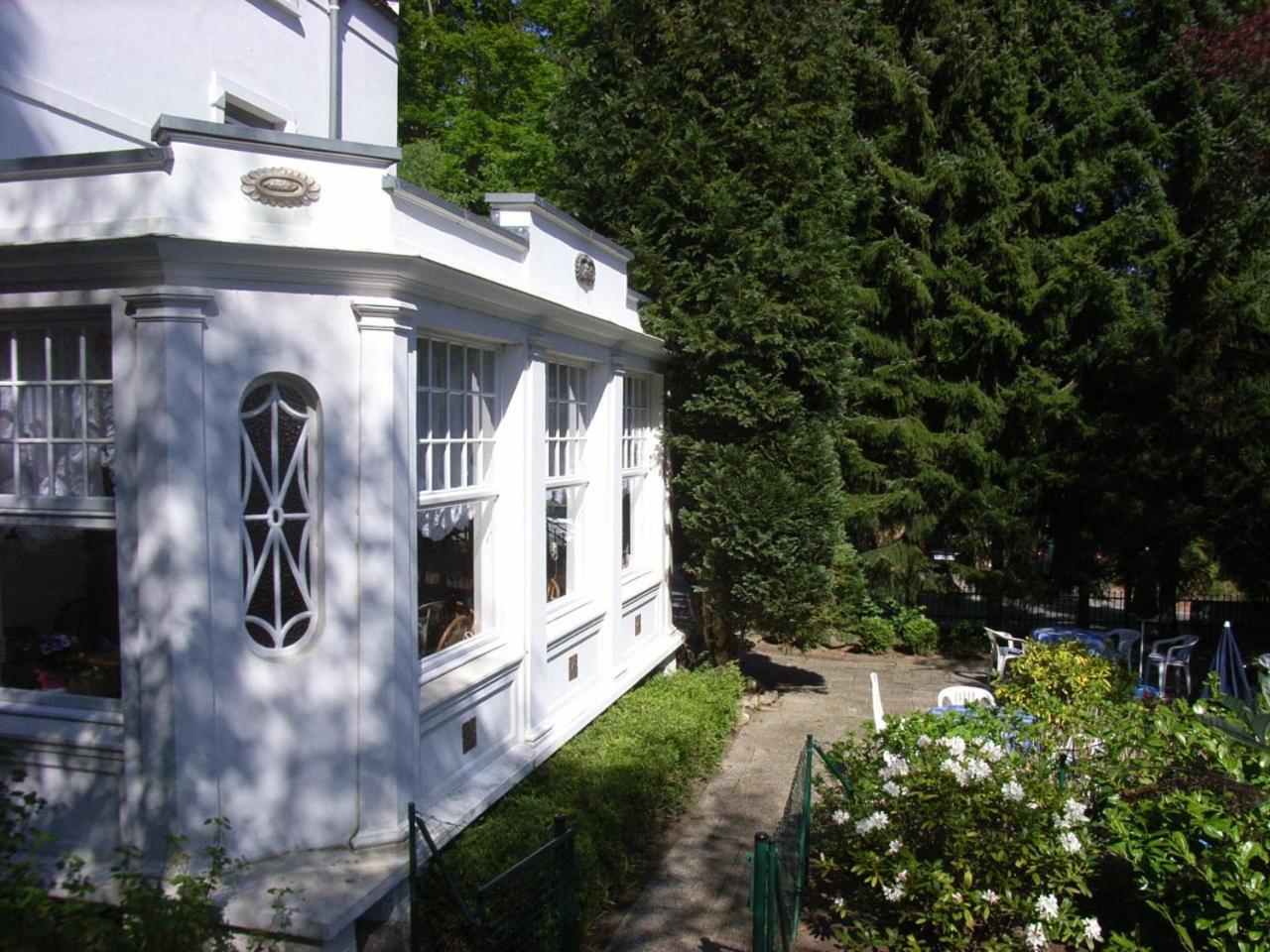 Hotel Villa Im Steinbusch Malente Exteriör bild